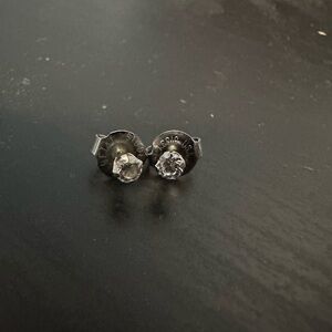 Stainless 3mm stud diamond